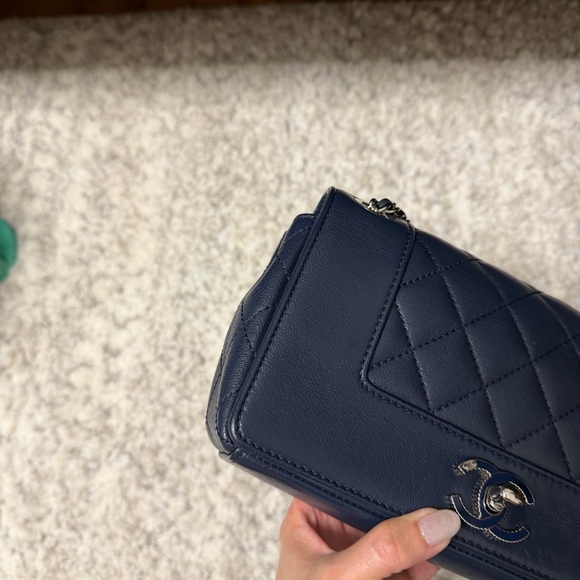 Chanel Navy Quilted Handbag - Picture 2 of 16